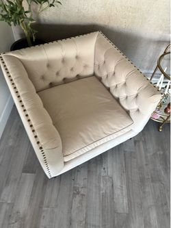 Accent chair
