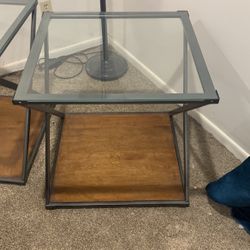 Beautiful glass and tables no damage