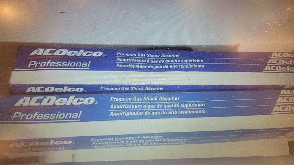 Rear Shocks 2007-2017 Chevy Silverado/ GMC Sierra