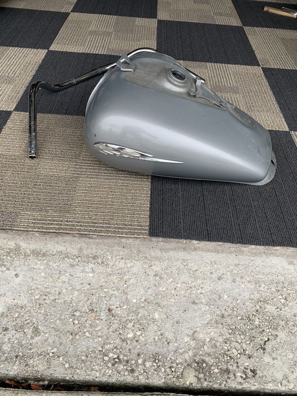 Honda vtx1300 gas tank and handlebars for Sale in Kissimmee, FL OfferUp