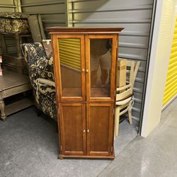 Linen cabinet