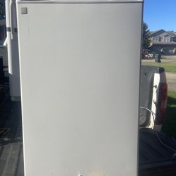 Mini Fridge 