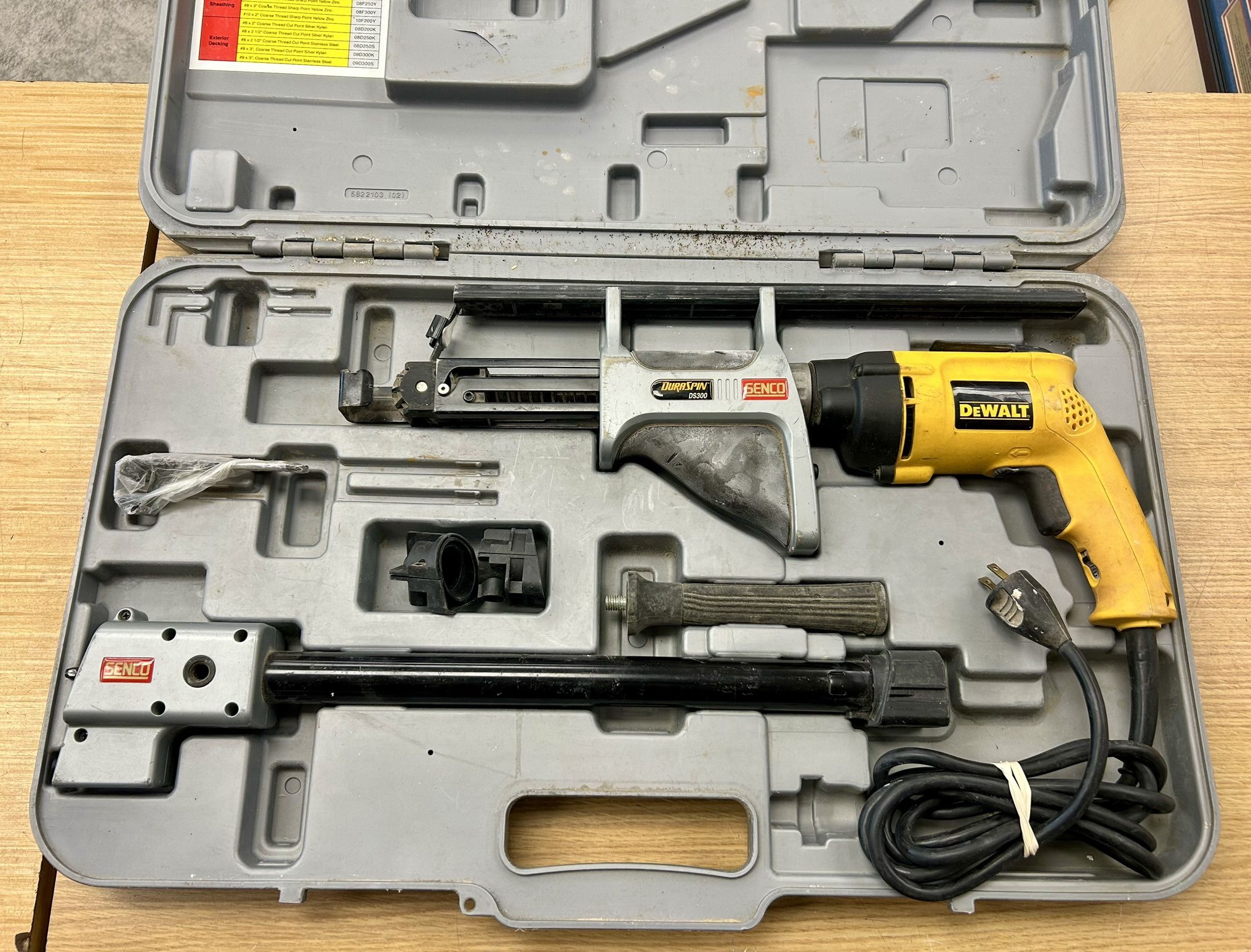 Senco DuraSpin DS300 Screw Fastening Attachment & Dewalt DW257 Screwgun