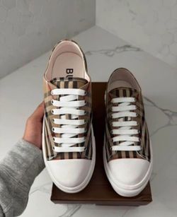 Burberry Shoes 