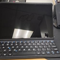 Amazon Fire HD10 with Keyboard Case