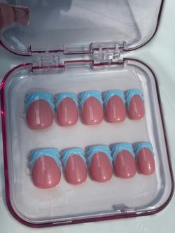 French tip press on nails