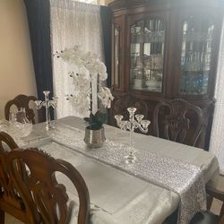 Dining Table and 6 leather chairs