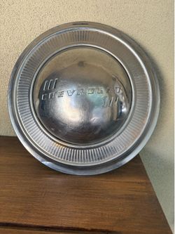 1939 Chev hub cap