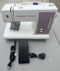Singer Confidence 7463, an electronic sewing machine