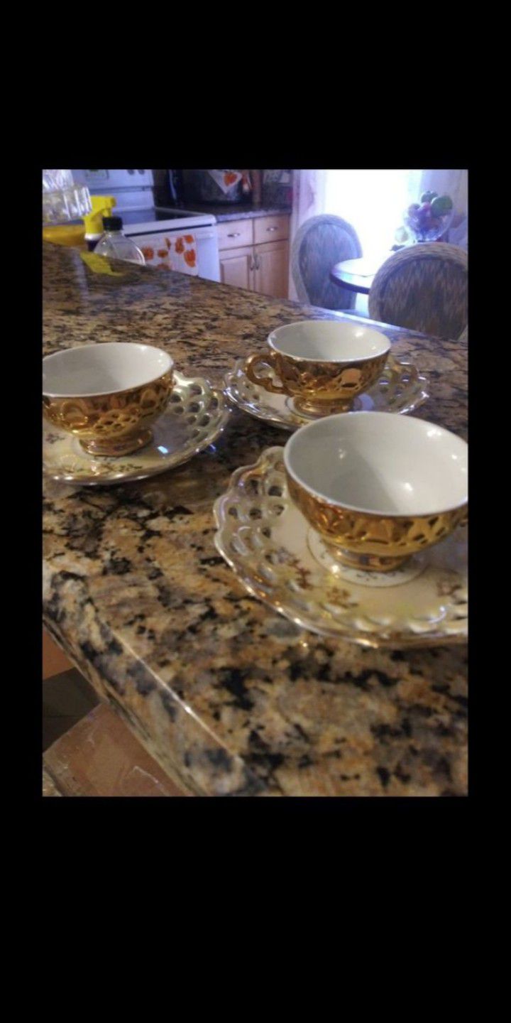 3cups and 3 saucers