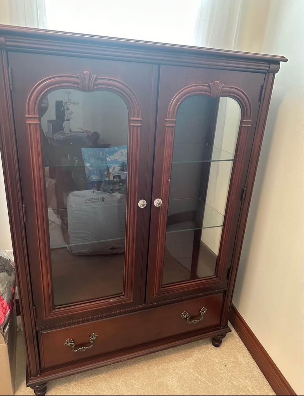 Stanley furniture Glass Cabinet