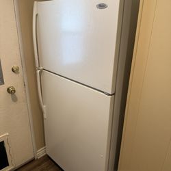 Whirlpool 21 Cubic Feet Full Size White Refrigerator