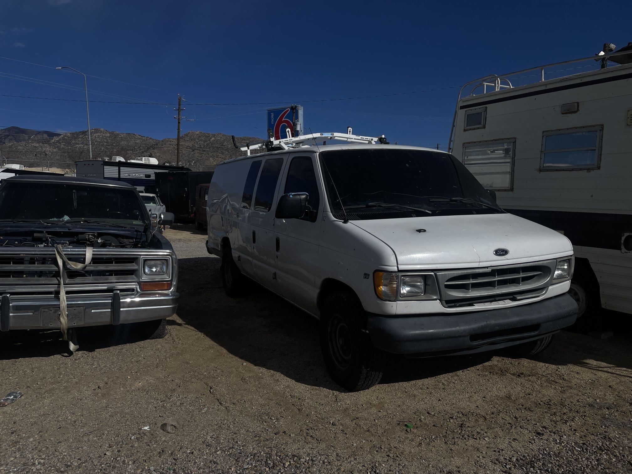 2001 Ford E-350