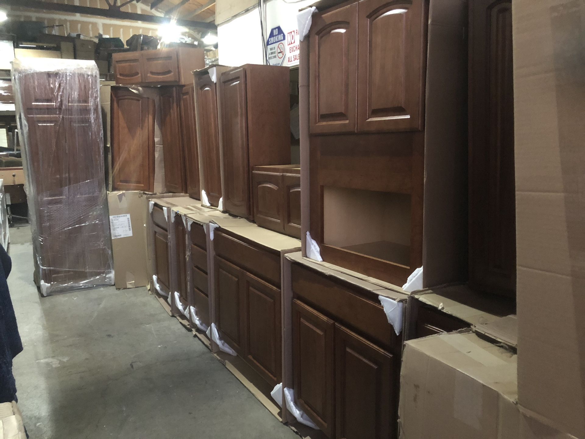 Beautiful new kitchen cabinets!!! Only 1,750$!!! Original price 5,000$!!!