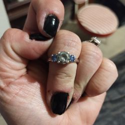 sapphire and moissanite

Women's Ring