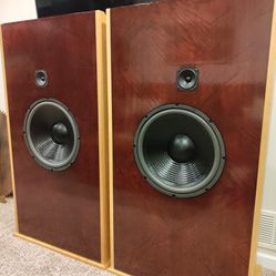 Open Baffle Speakers, Upgraded Crossovers, 15" Woofers

Vifa Mid Tweeters
15" woofers selected for open baffle applications
Solid wood base
Real Oak v