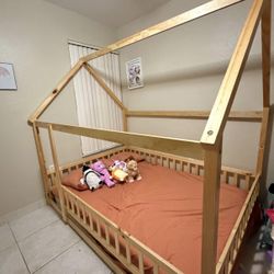Montessori Bed Queen Size 
