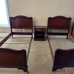 Antique Bedroom Set 