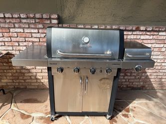 Char-Broil Commercial Series 4-Burner TRU-Infrared Gas Grill — $175 OBO