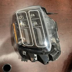 2023-2025 Kia Telluride Right Passenger Side OEM Headlight