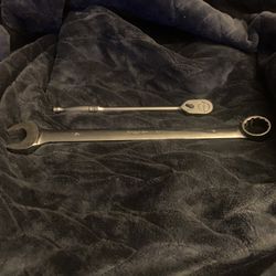Snap On Ratchet 3/8 And 1 1/8 Wrench 