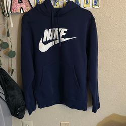 Size Small Nike Sweater 