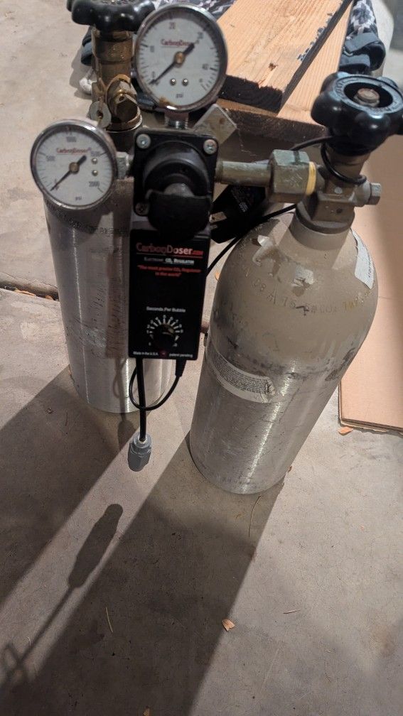 Reef Tank Carbon Doser and Calcium Reactor 