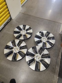 Tesla Model Y OEM hubcaps