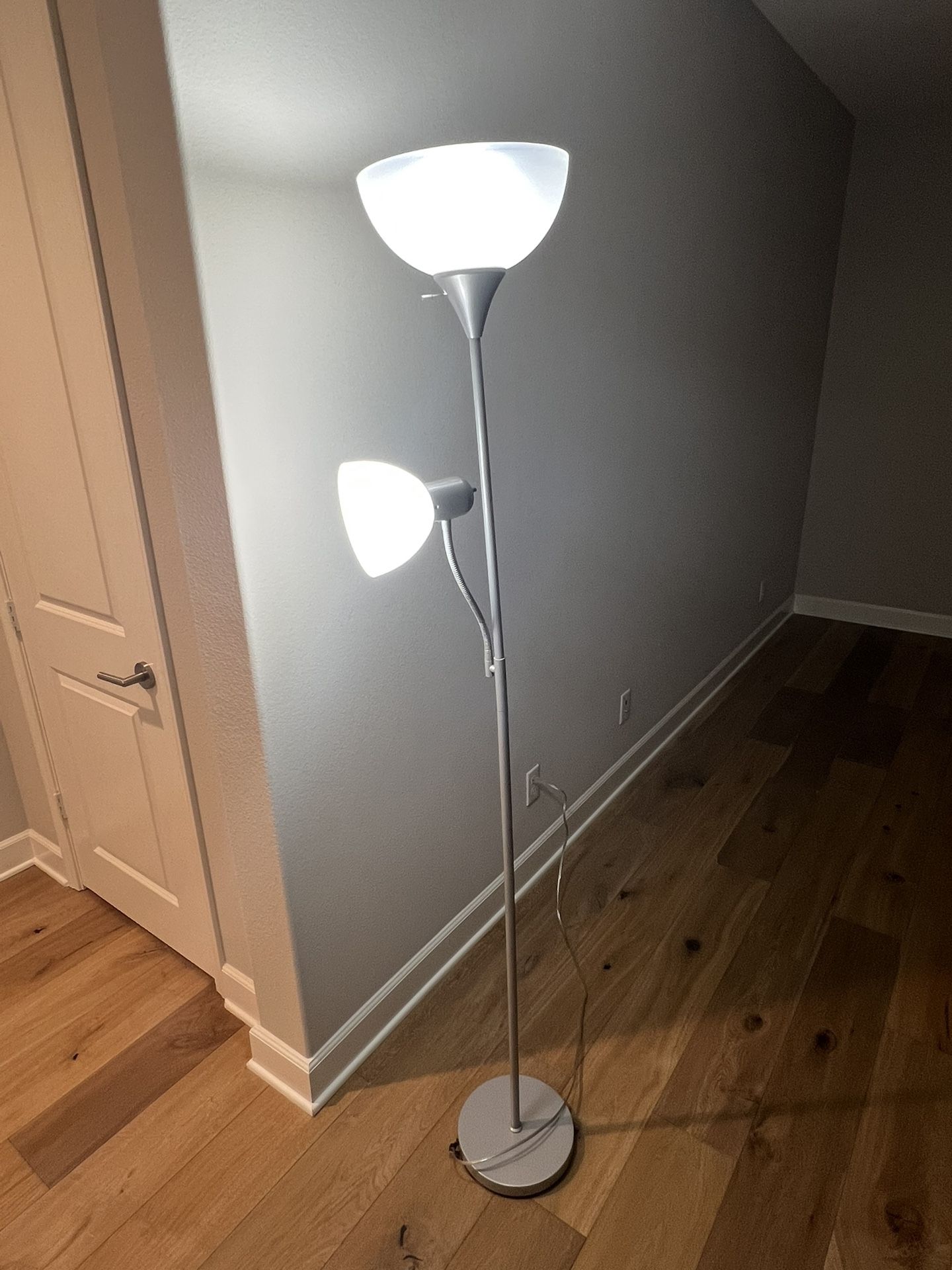 Floor Lamp 6’