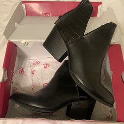Black Boots / Shoes / Heels