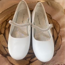 White Shoes Size:6 For Girl