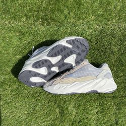 Yeezy Boost 700 V2 Cream