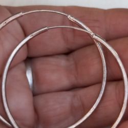 925 STERLING SILVER  """ PRETTY  HOOP"""