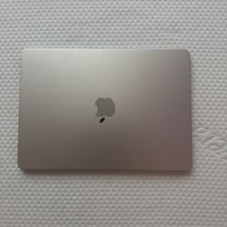 MacBook 2022 Starlight M2 Chip