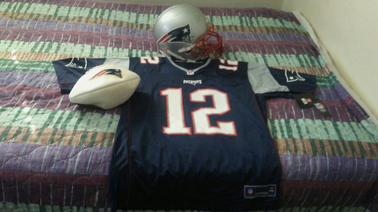 NEW ENGLAND PATRIOTS GEAR. OFFICIAL JERSEY, HELMET AND FOOTBALL!!