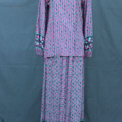 Pretty Vintage 1970s/1980s Fuchsia & Teal Green Floral Print Peasant Top & Matching Skirt-SZ 8