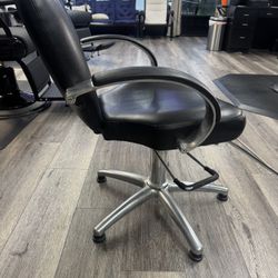 Styling Salon Chair 