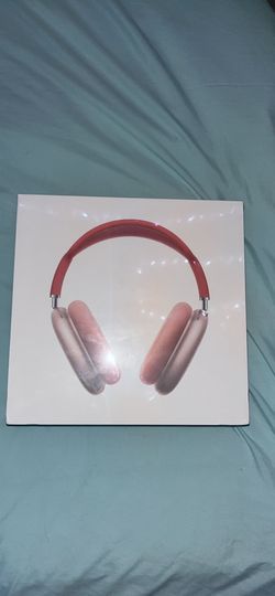 AirPod Max (Space Pink) OR AirPod Max (Silver)