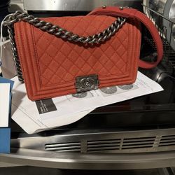 Authenticated Chanel Old Medium Quilted Caviar Boy Flap Red Leather