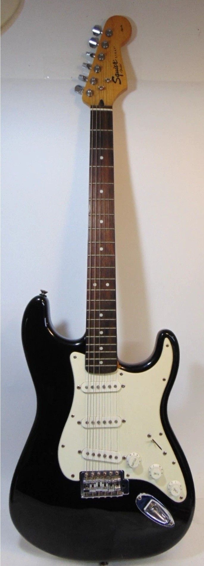 FENDER SQUIRE STRATOCASTER GUITAR