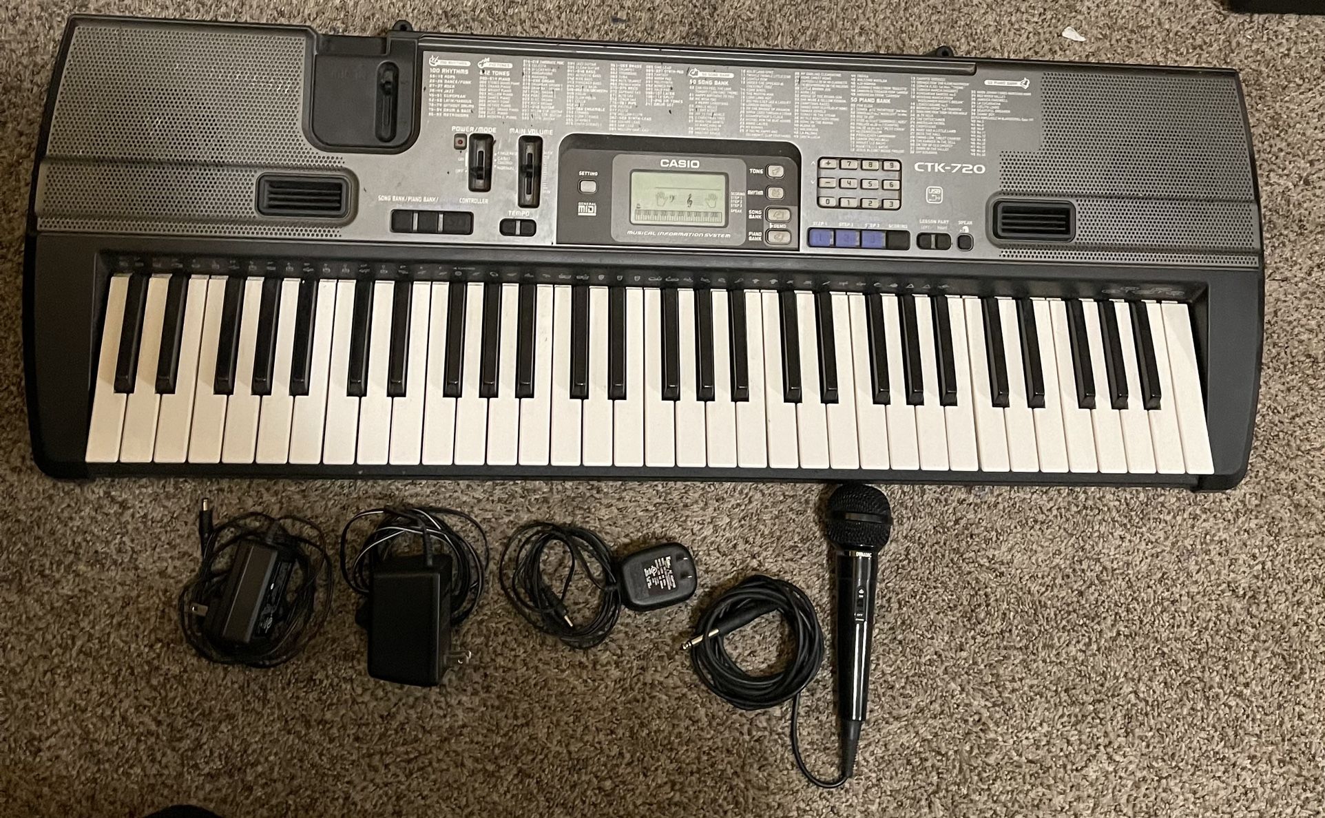 Electronic Piano  W Mic