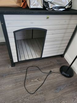 Big dog house- like new