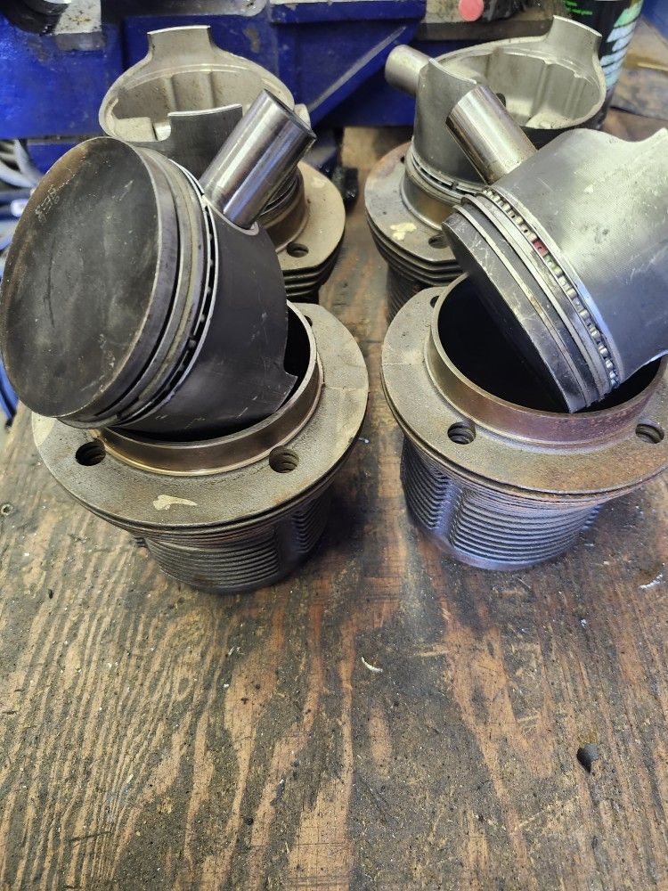 VW Pistons