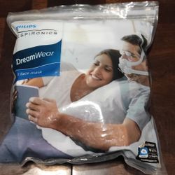 New Phillips Respironics Dreamwear Full Face Mask With Head Gear.