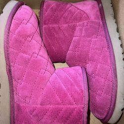 UGG’s Pink Size 8