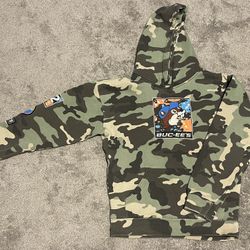 Buc-ees Camo Hoodie (youth large)