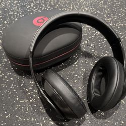 BEATS STUDIO 3 Wireless Noise  canceling Headphones 