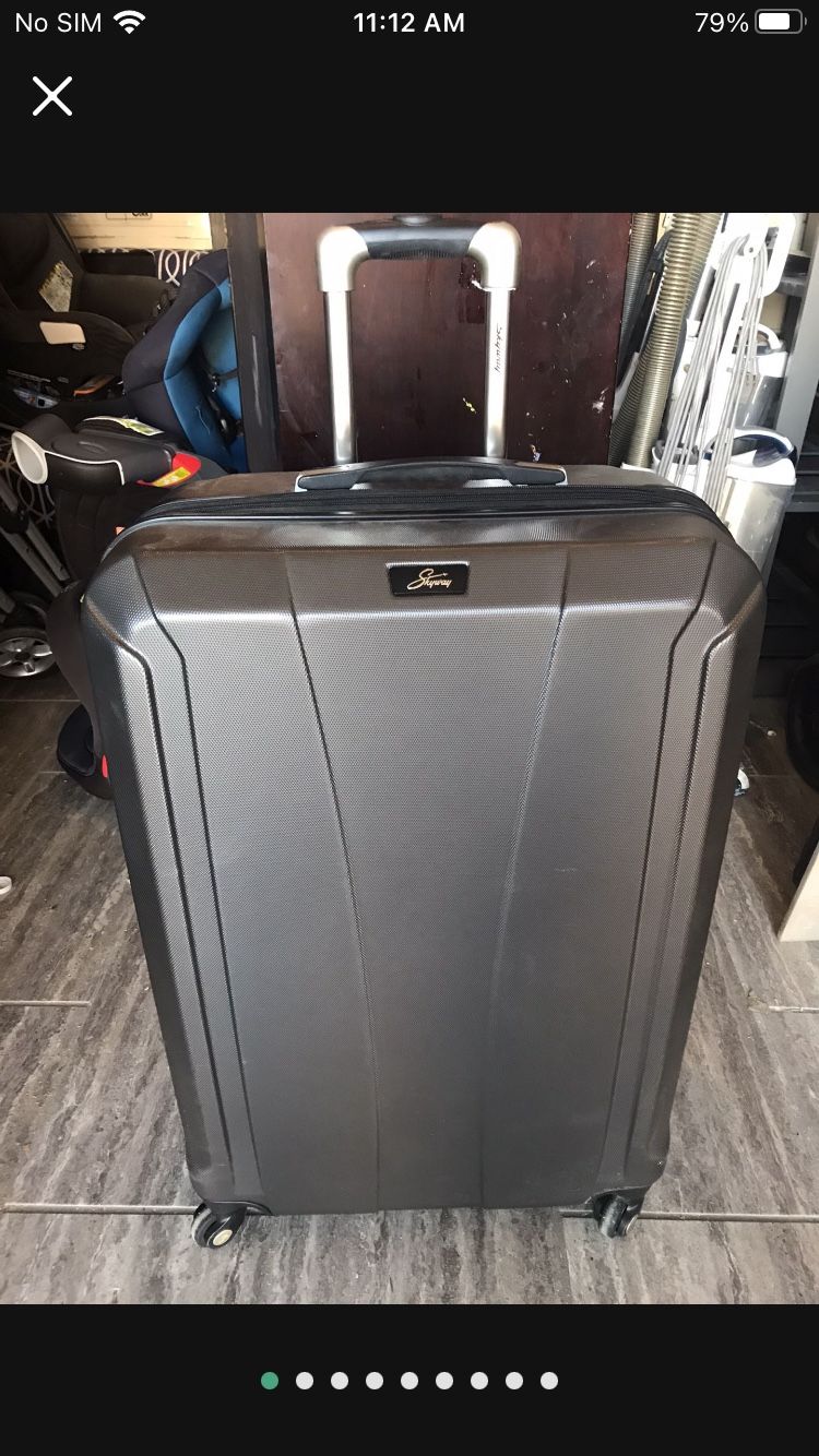 Skyway Pescadero Upright Hard Shell Luggage