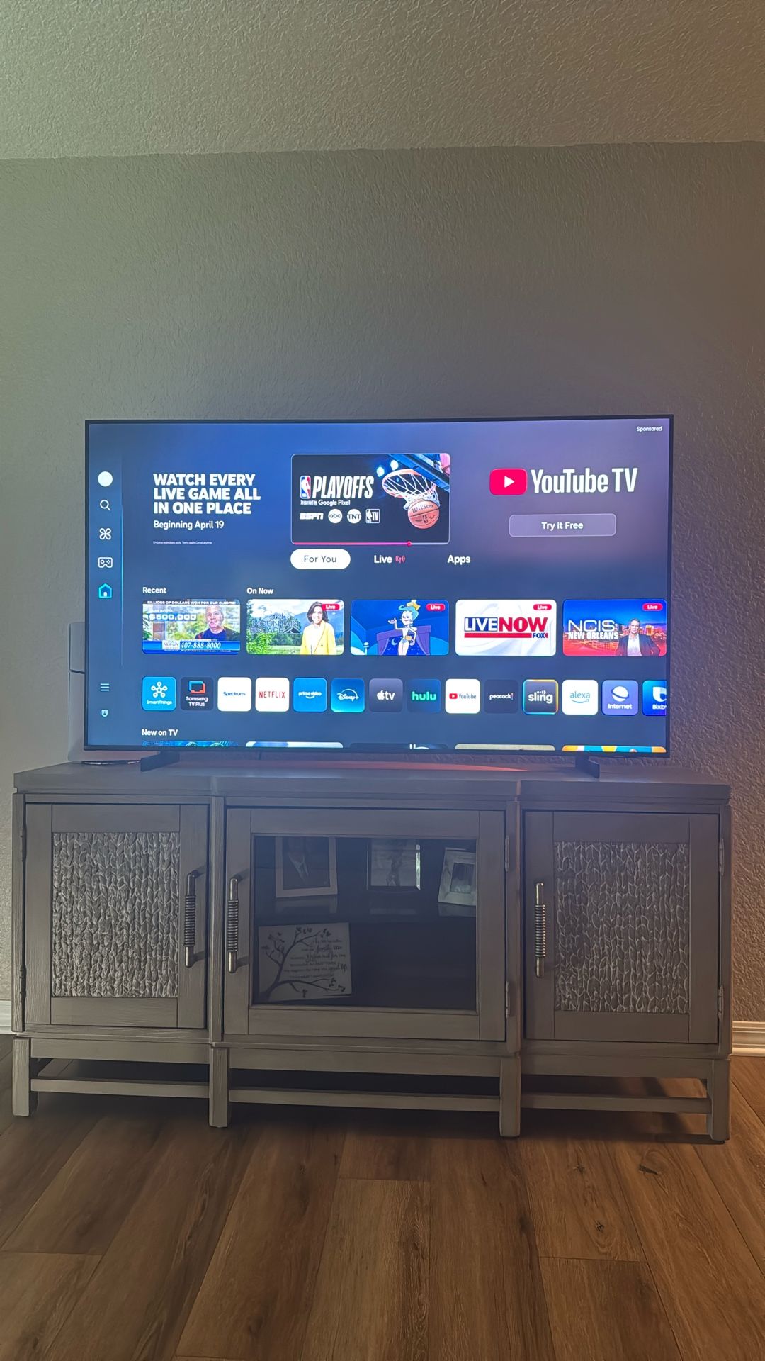 65” Samsung CU8000
