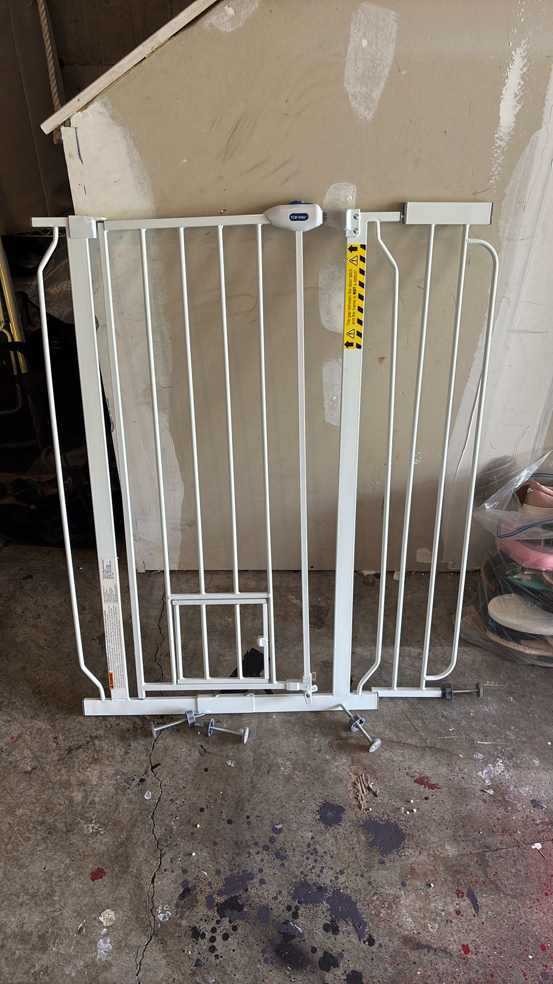 Metal Tension Gate - Perfect For 2 or 4 Legged Babies 
